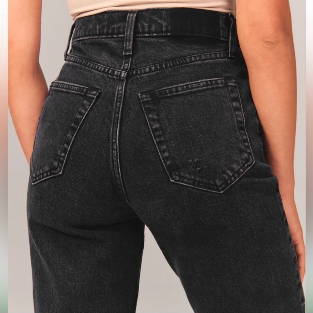 Abercrombie & Fitch 90s Straight Ultra High Rise Jeans in “Black Destroy,” 32 S - Picture 5 of 9